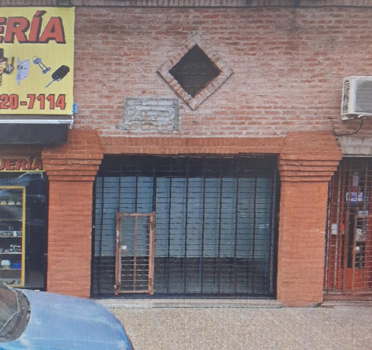 LOCAL A 3 CUADRAS DE LA ESTACIÓN DE ITUZAINGÓ
