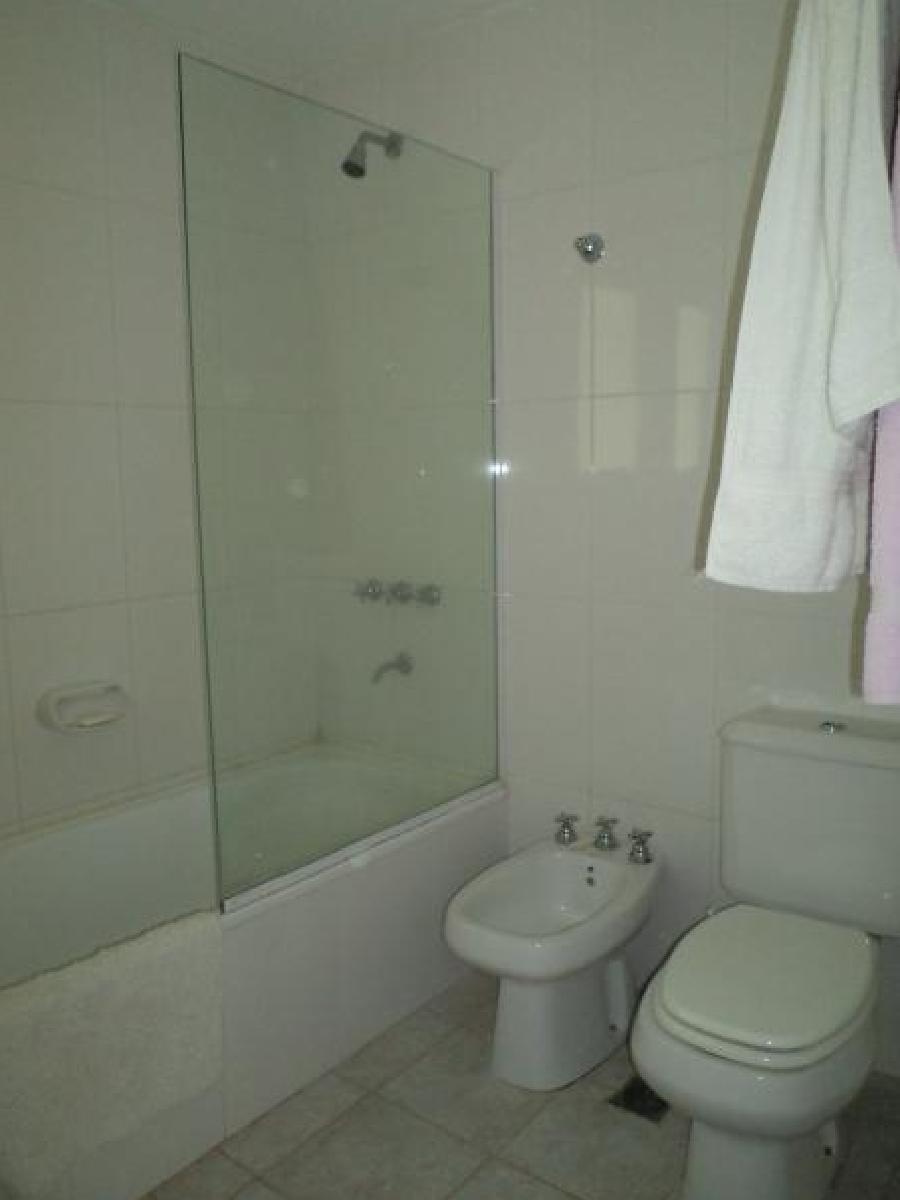 MODERNA CASA EN VENTA EN EXCLUSIVA ZONA - PINAMAR NORTE