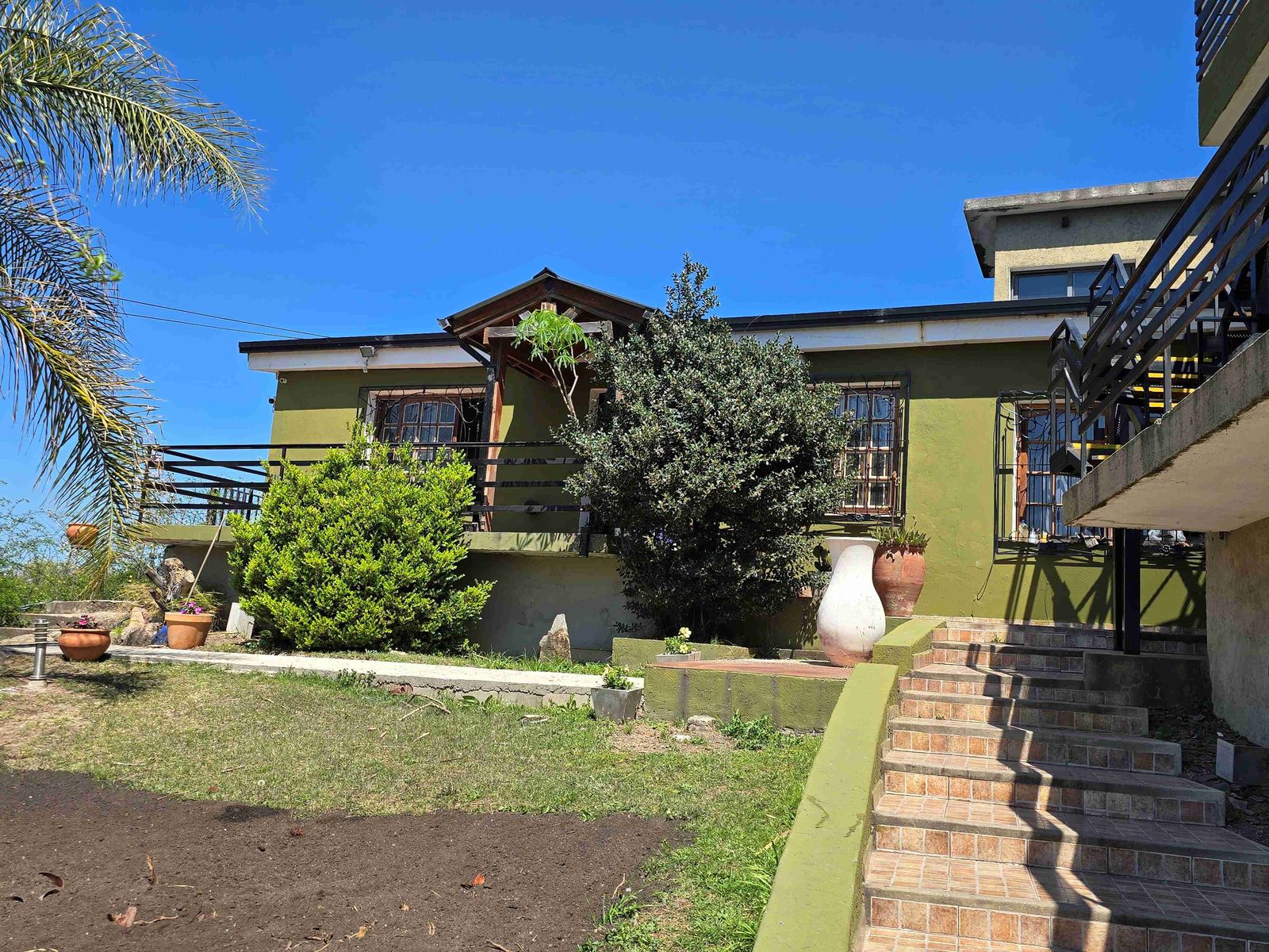 DEPARTAMENTO EN ALQUILER ANUAL - B° LA QUINTA