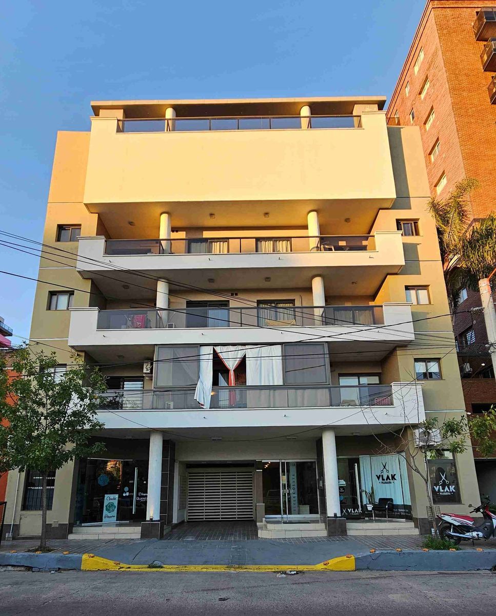 MUY LINDO DEPARTAMENTO EN ALQUILER PERMANENTE (2 AÑOS) - EDIFICIO RIVERA OESTE.