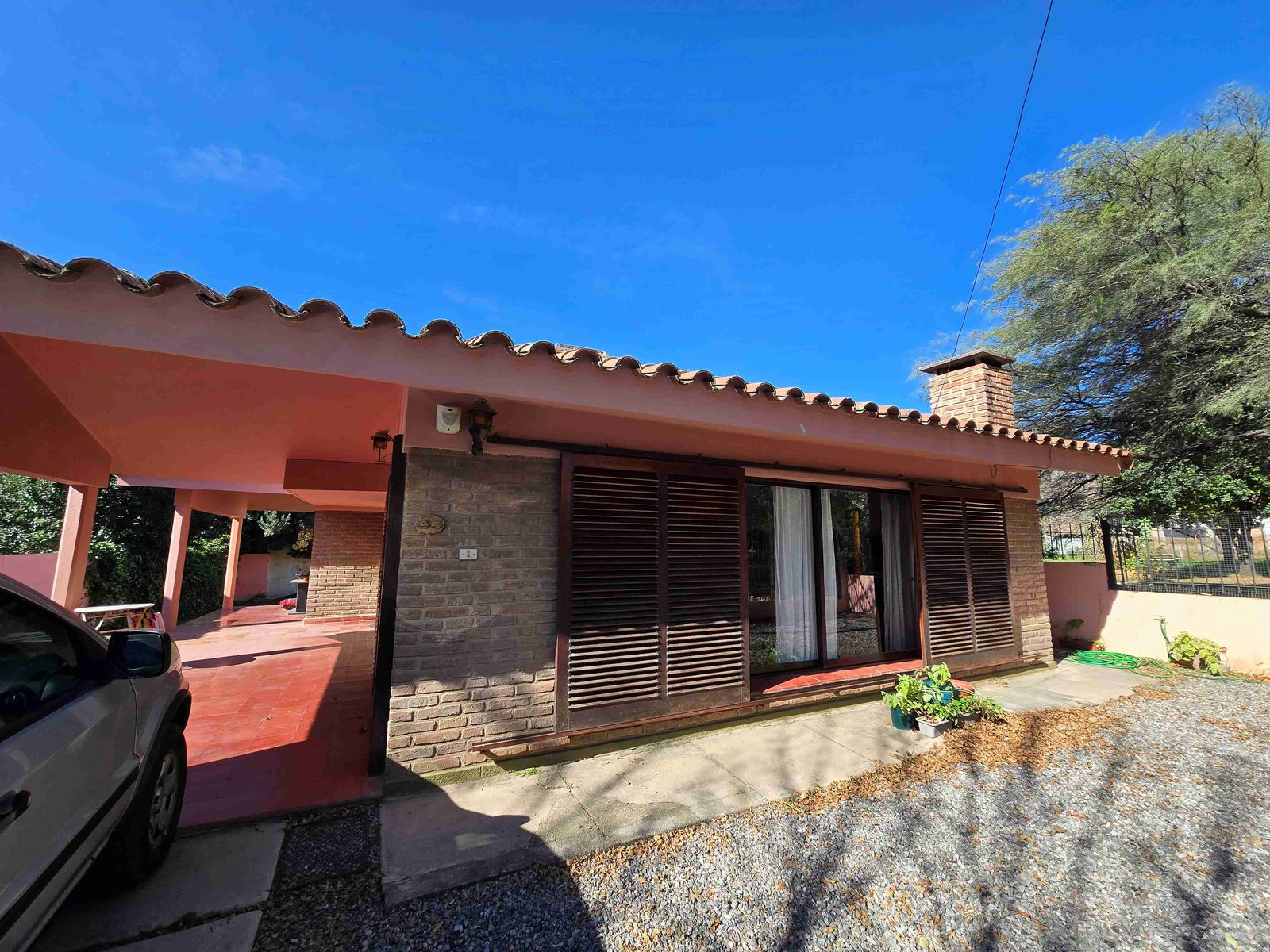 Bella y cómoda casa en venta en Villa Carlos Paz, barrio ResidencialPlayas de Oro, a media cuadra del Río Balneario