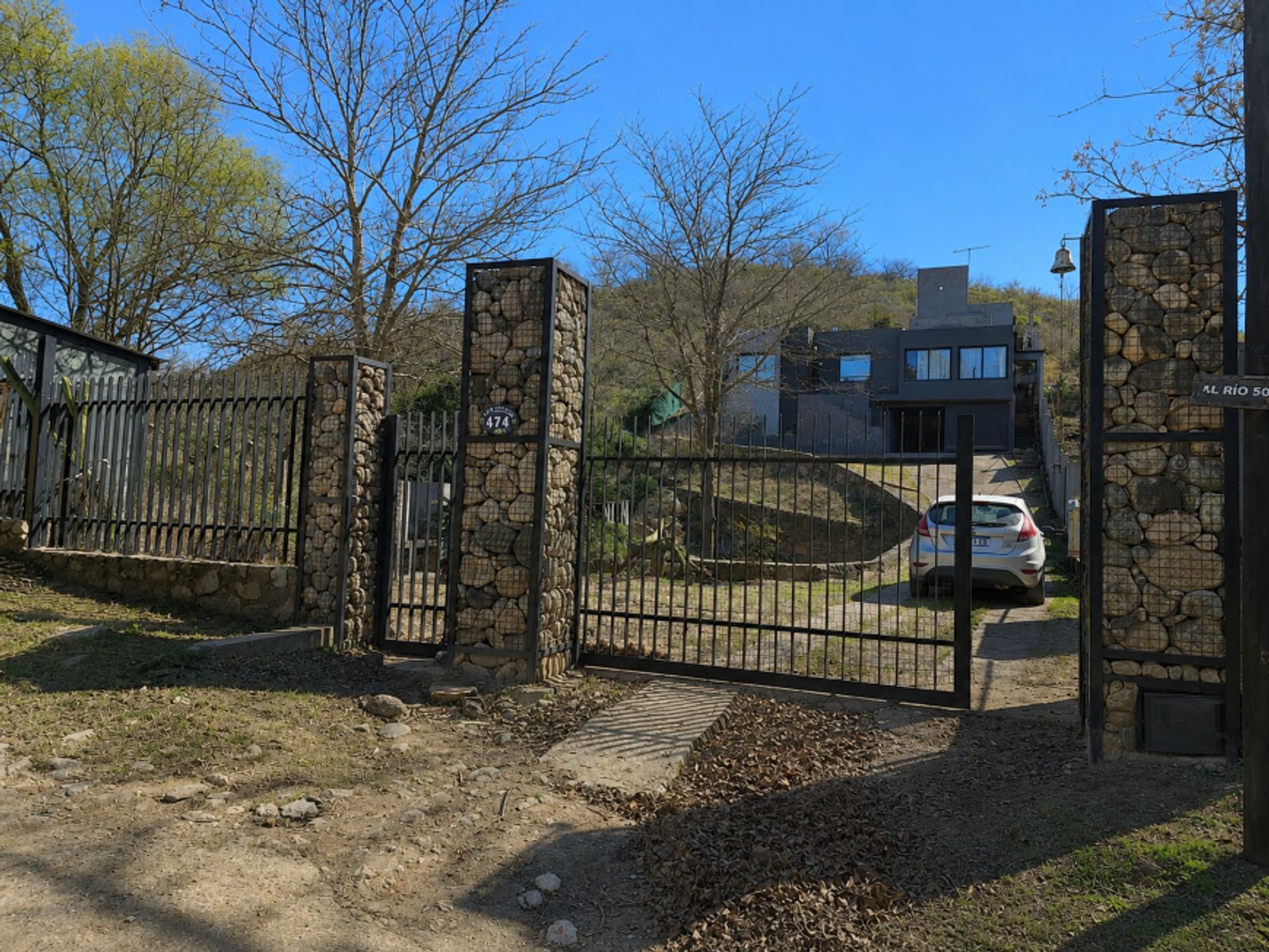 MUY LINDA CASA EN VENTA EN MAYU SUMAJ, DE EXCELENTE CALIDAD & DISEÑO, DISTANTE 50 Mts del RÍO BALNEARIO.