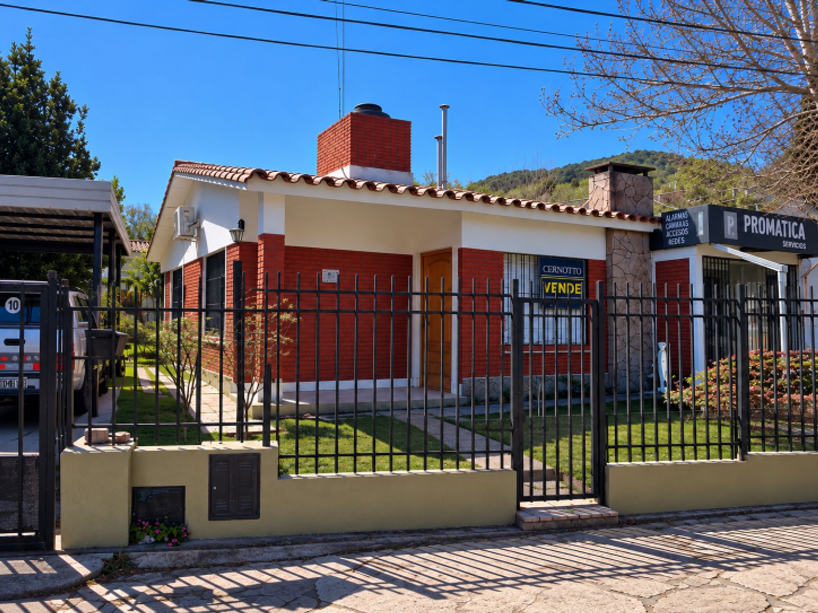 VENTA DE CASA EN CARLOS PAZ, CON 4 DEPARTAMENTOS Y LOCAL COMERCIAL SOBRE AV. ESTRADA. Estratégica Ubicación