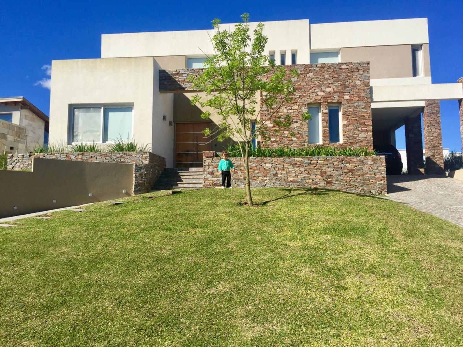 Sofitel Reserva Cardales. Espectacular casa de 4 dorm mas dep. Lote alteado de mil metros. Terminaciones de excelencia. VEA EL RECORRIDO DE REALIDAD VIRTUAL