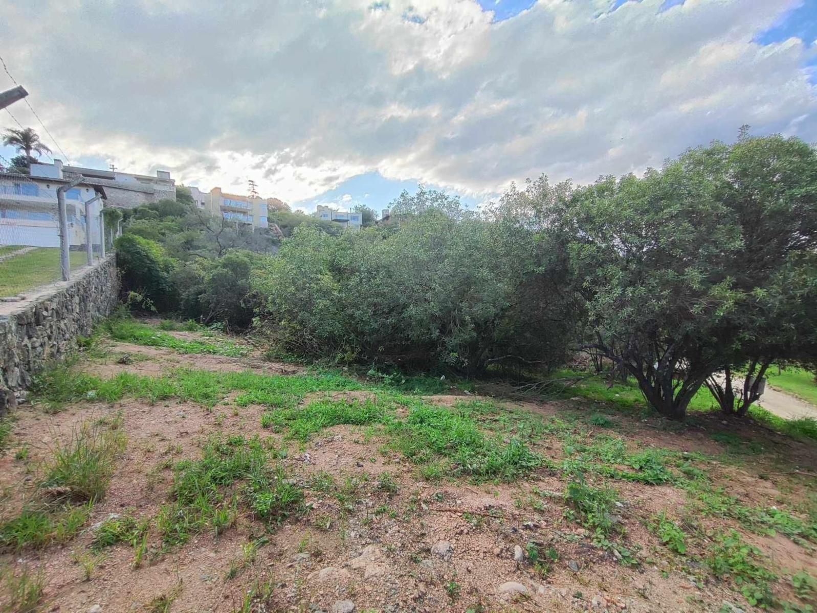 DOS TERRENOS COLINDANTES EN BARRIO VILLA DEL LAGO, VILLA CARLOS PAZ, CORDOBA