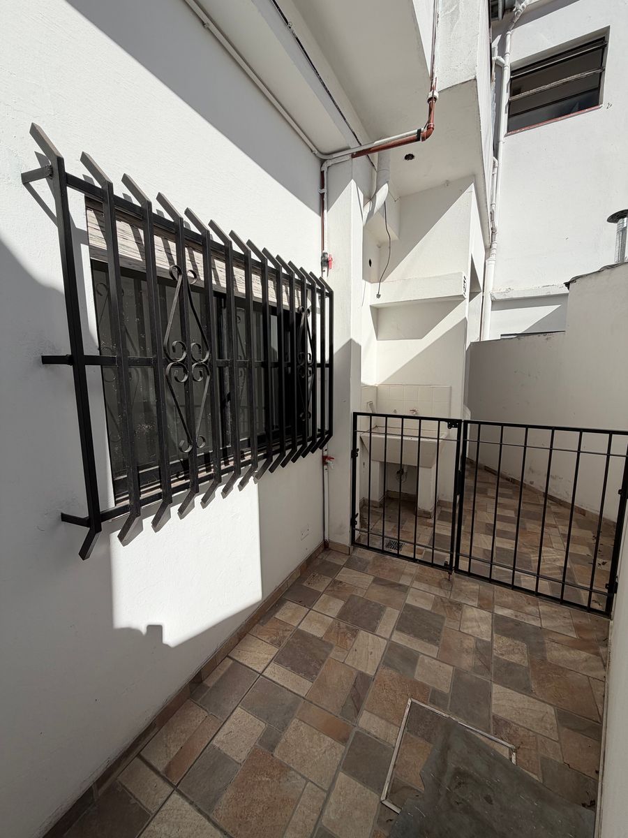 Alquiler 2 ambientes Isidro Casanova