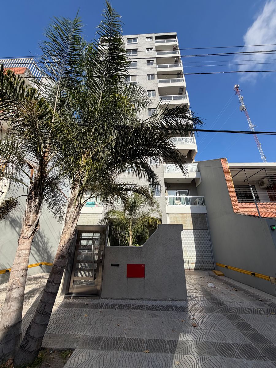 Venta gran departamento de 2 ambientes a estrenar San Justo