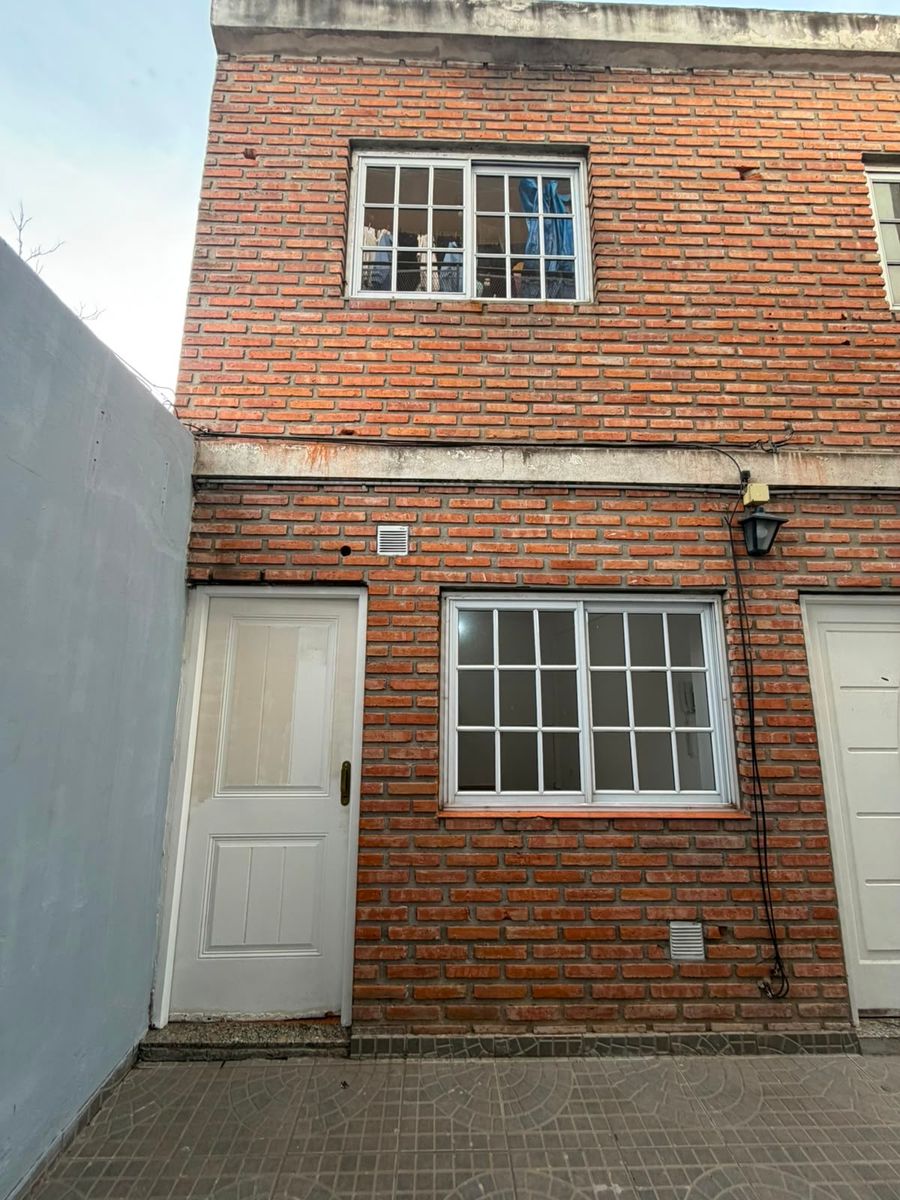 Alquiler duplex 3 ambientes Isidro Casanova