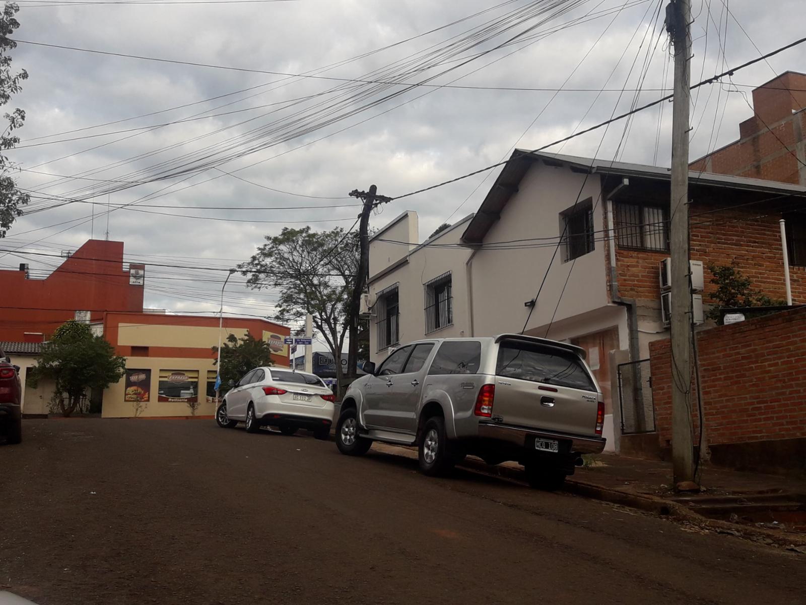 SE VENDE CASA POR CALLE URUGUAY CASI BELGRANO