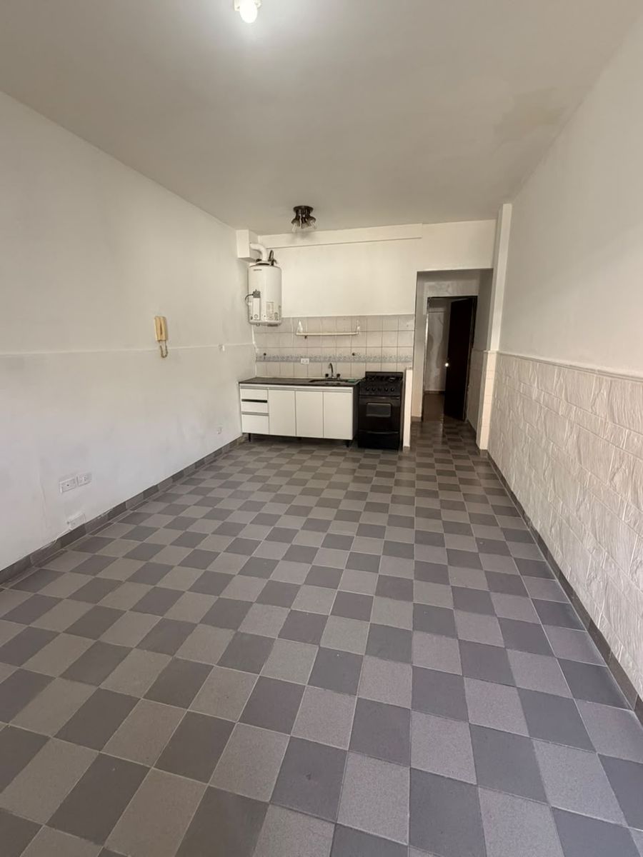 DEPARTAMENTO 2 AMBIENTES PLANTA BAJA CON PATIO , VILLA LUZURIAGA