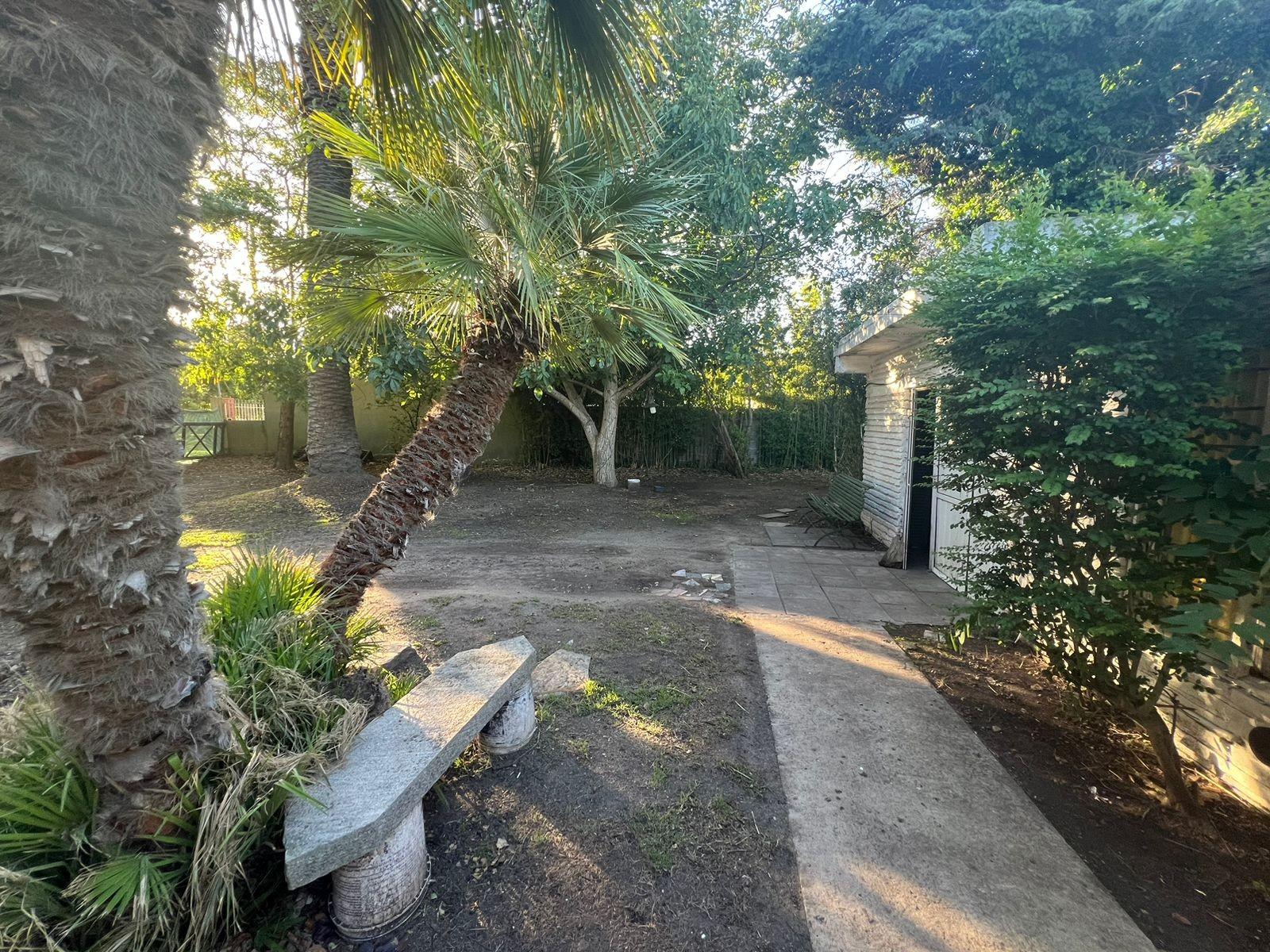 Casa Grande con Dos Lotes