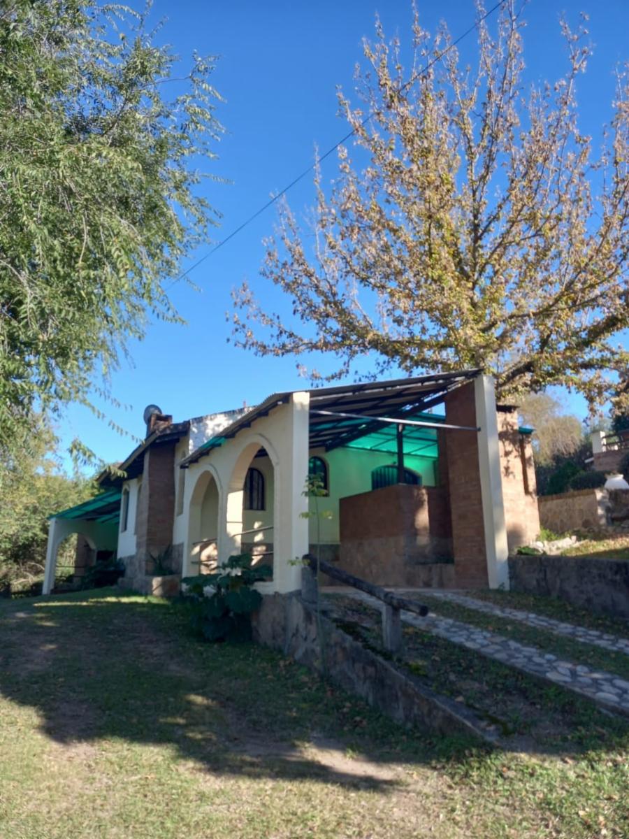 Complejo de 6 cabañas, totalmente equipadas, FUNCIONANDO,  en un entorno ideal para descansar, con todos los servicios--