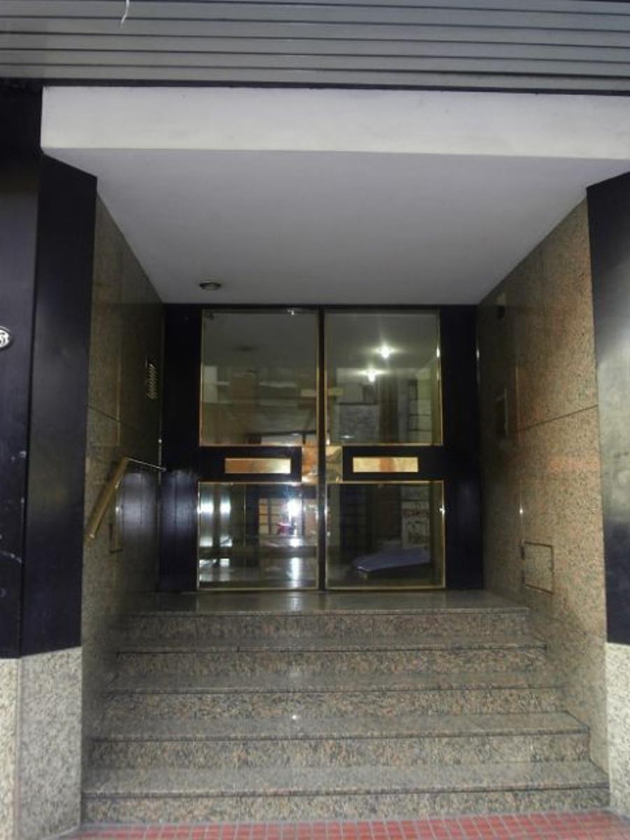 DEPARTAMENTO DE 3 AMBIENTES CONTRA FRENTE
