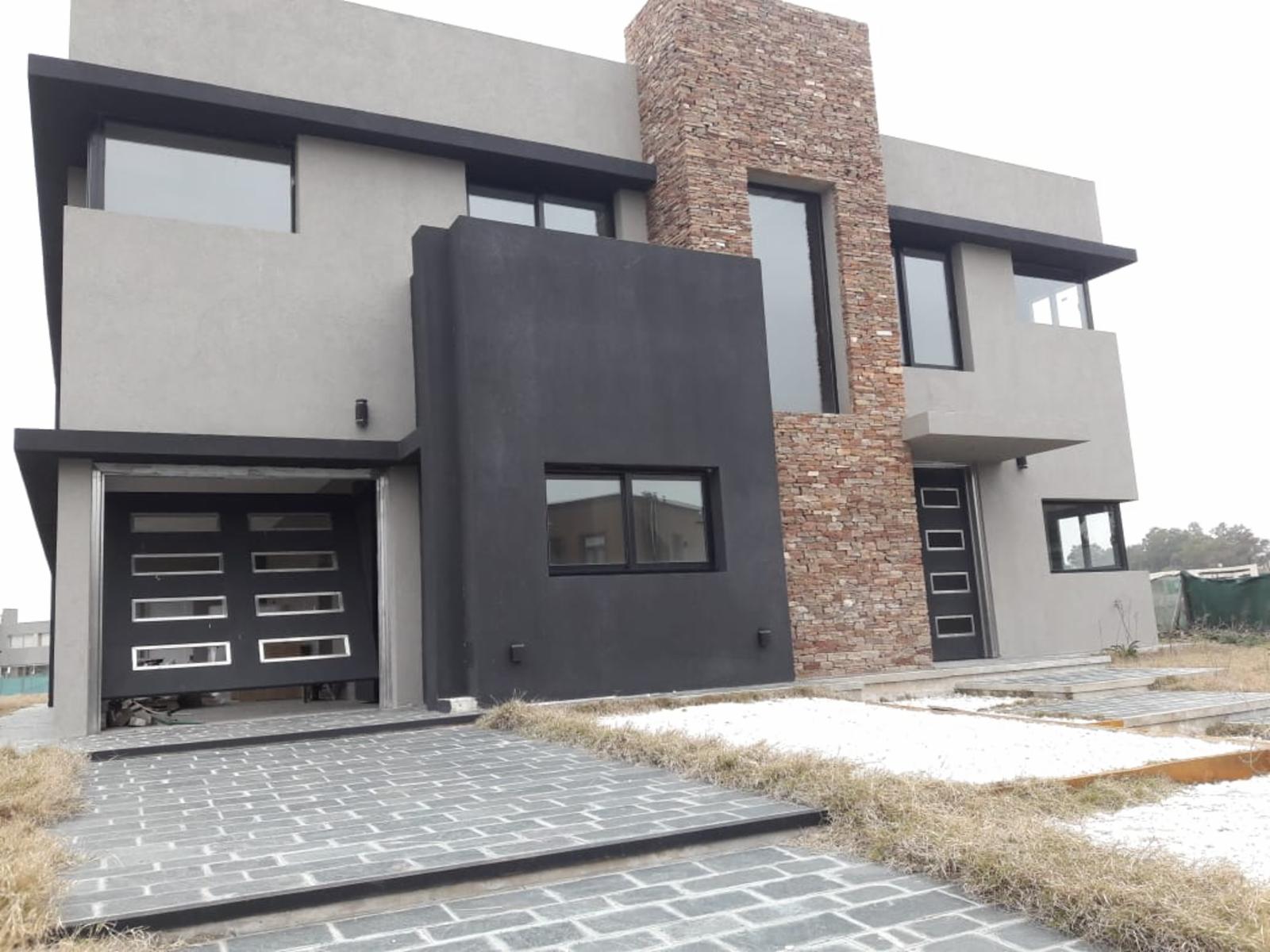 OPORTUNIDAD- Casa en venta en Lagos de San Eliseo