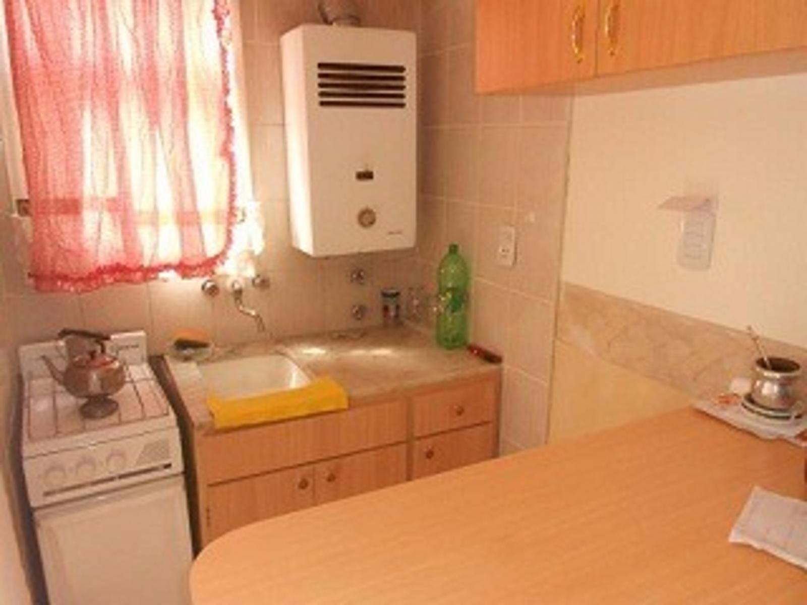 Un ambiente a la calle con balcón saliente USD 45.000