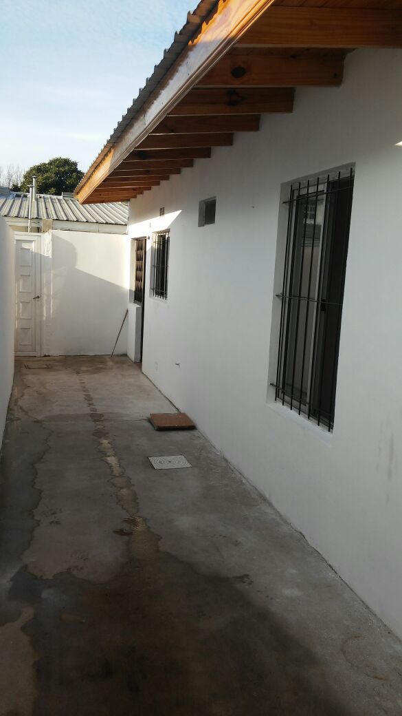 RAFAEL CALZADA:DTO 3 AMB.tipo casa.Excel.Ubic.Patio c/lavadero. Sobre Av.San Martin. A cdras estac