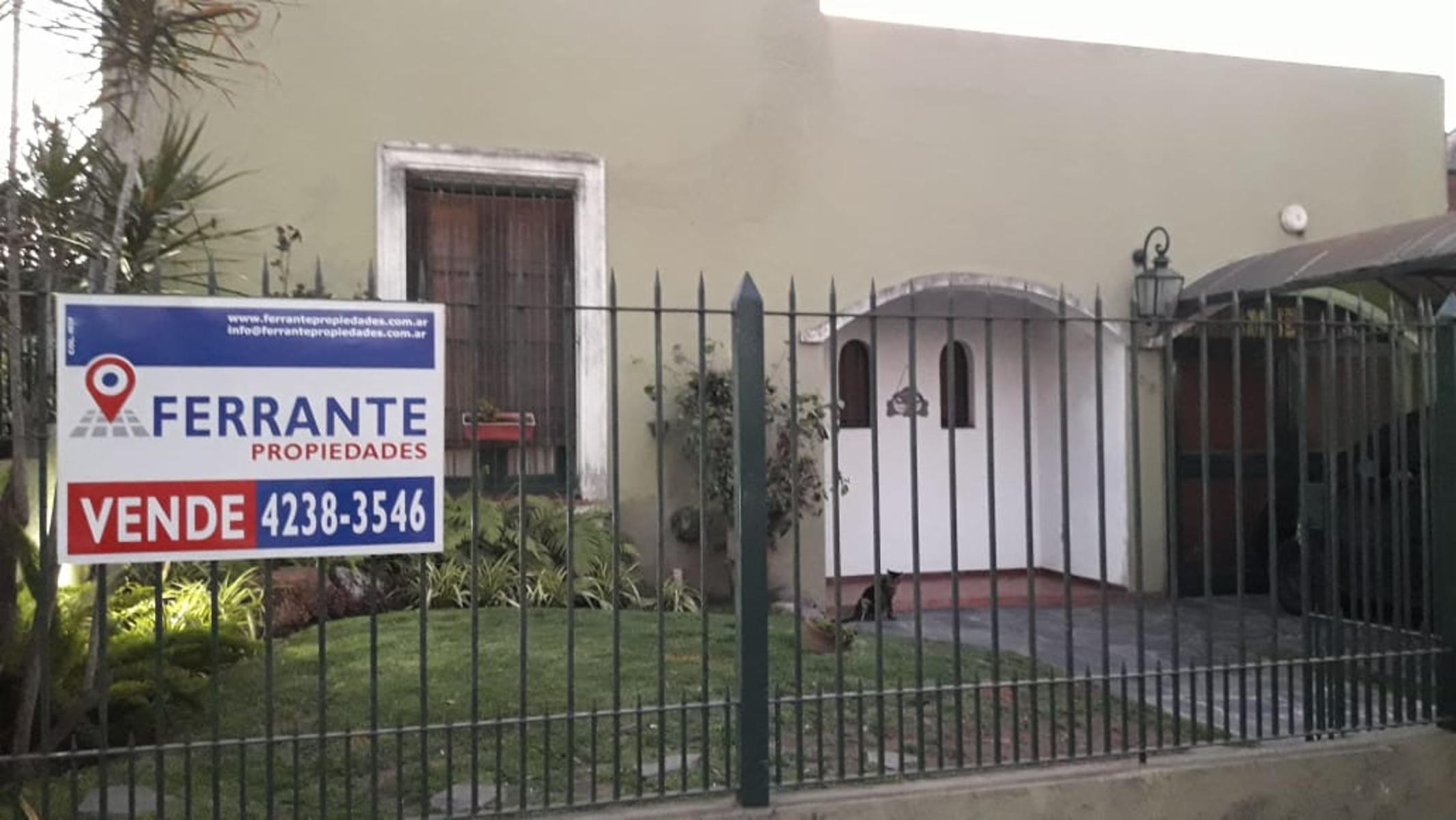 BURZACO: VENTA DE CASA CON PARQUE Y GARAGE
