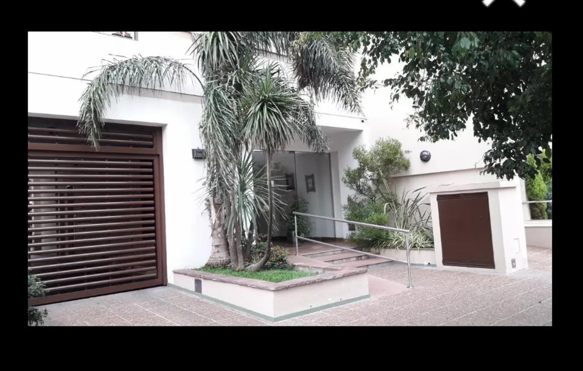 Venta de departamento en Banfield 3 ambientes tipo duplex
