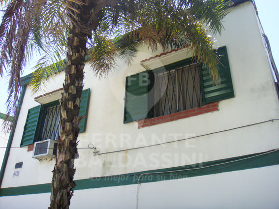 SAN JOSE - ALMIRANTE BROWN - Departamento en 1er Piso de 3 Amb. c/ cochera en Barrio Garay - Escriturado - Listo para habitar