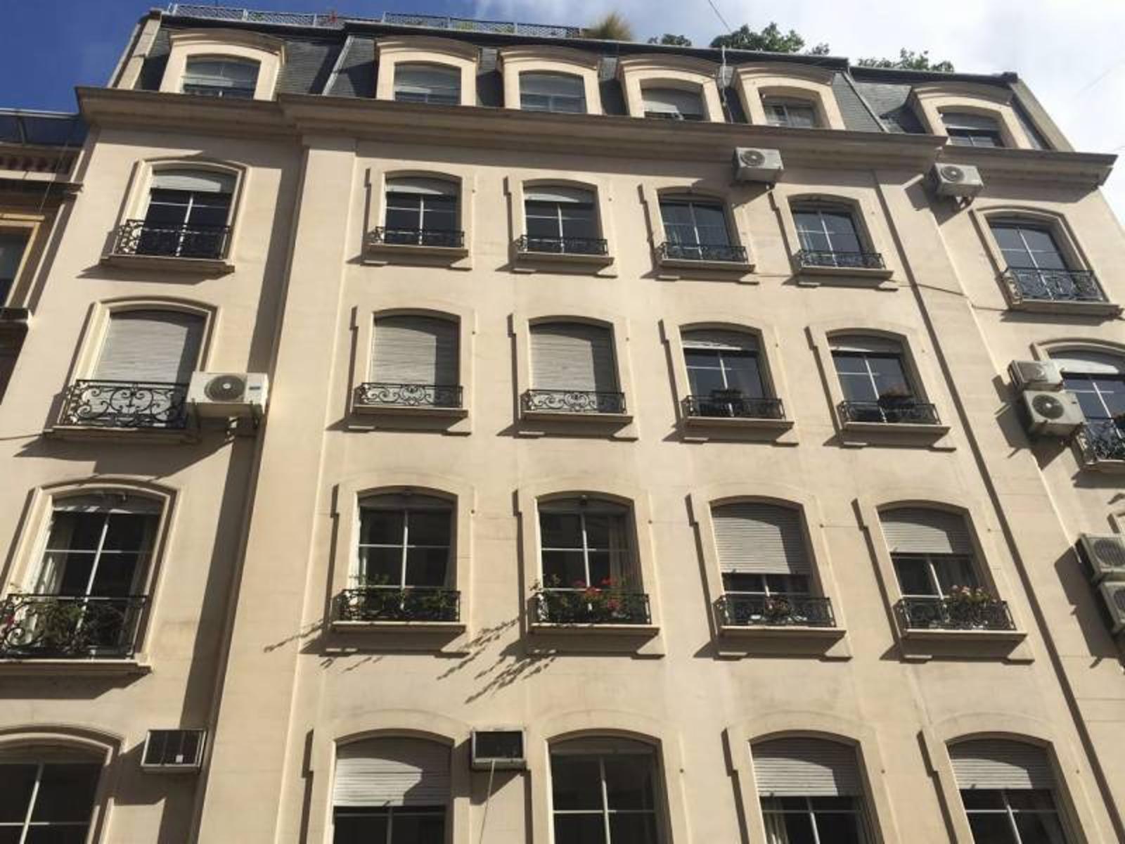 Espectacular piso en la elegante Av Alvear