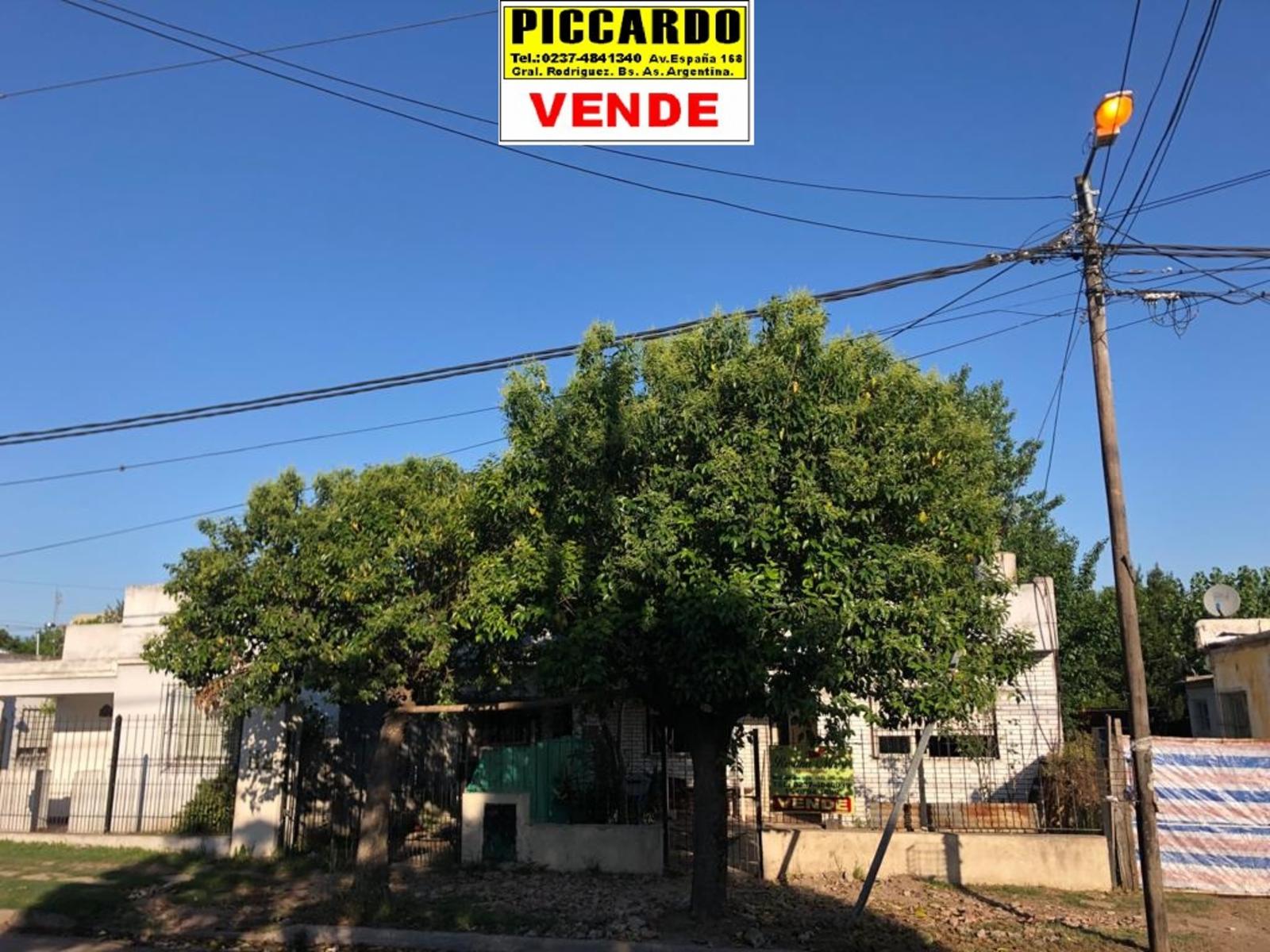 CASA CÉNTRICA EN VENTA REF. BR70 GRAL. RODRÍGUEZ PICCARDO.