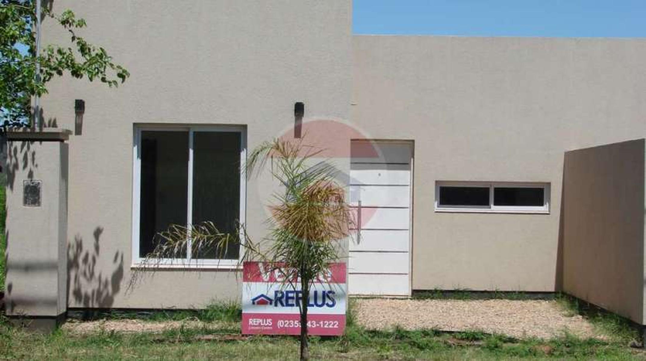 DEPARTAMENTO TIPO CASA EN VENTA EN LINCOLN