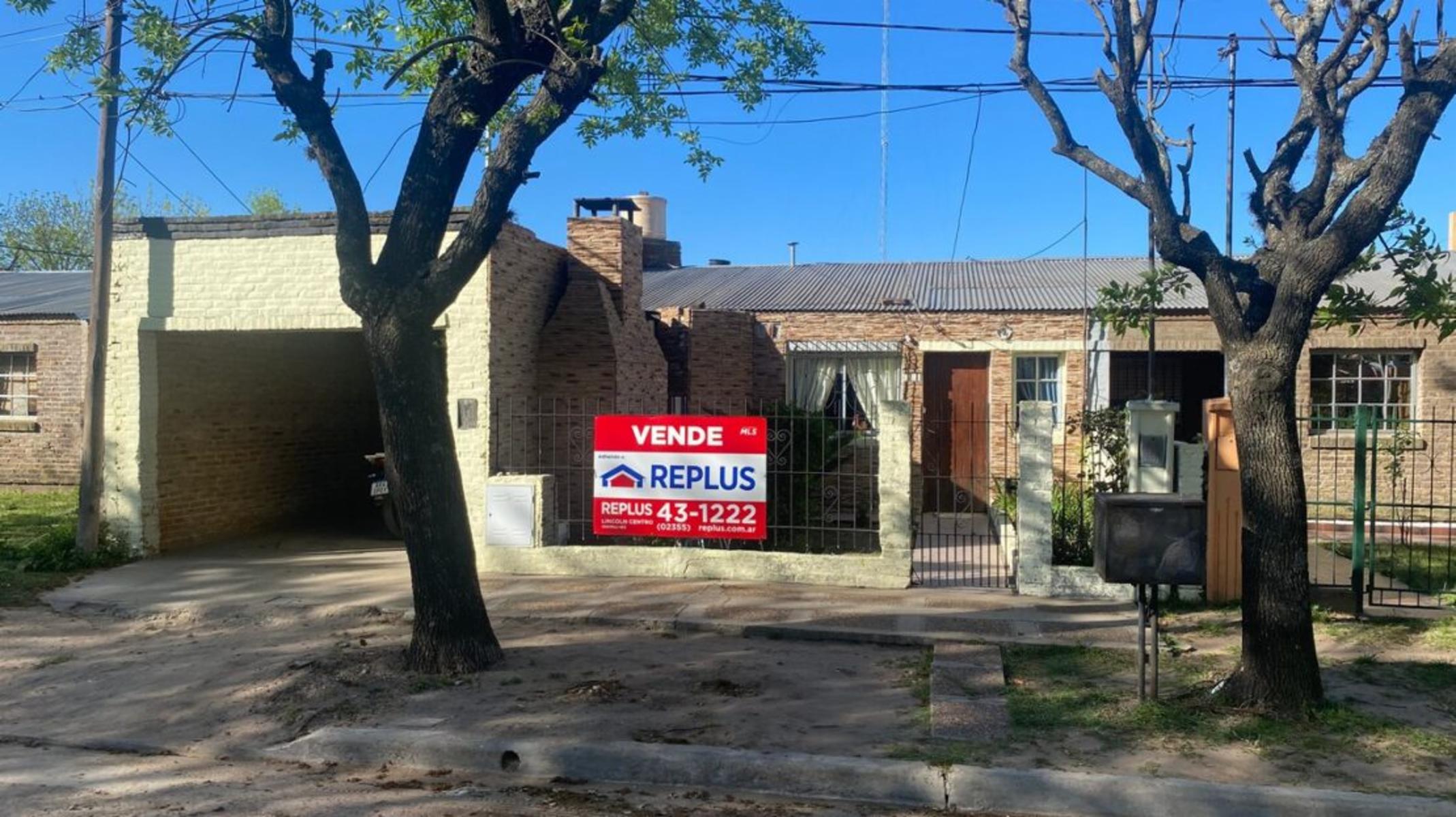 CASA CON 4 DEPARTAMENTOS EN VENTA EN LINCOLN