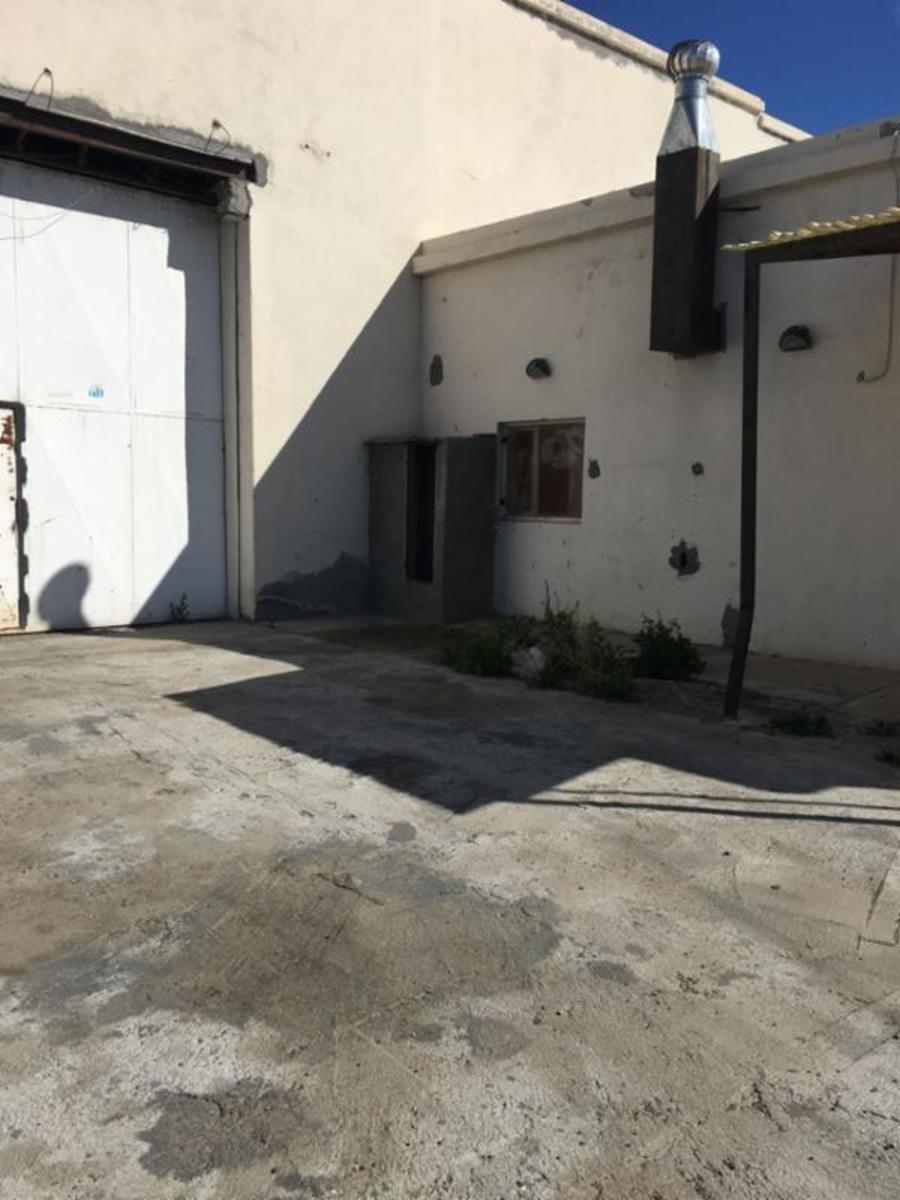 TRELEW -CHUBUT- GRAN GALPON CON VIVIENDA Y OFICINA