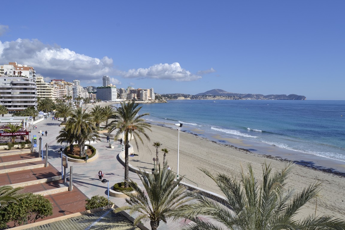 Apartamento de 2 dormitorios con vistas frontales al mar en Edf. Frentemar