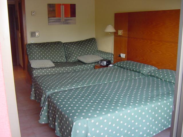 Apart-hotel en la Playa de La Fossa en zona tranquila