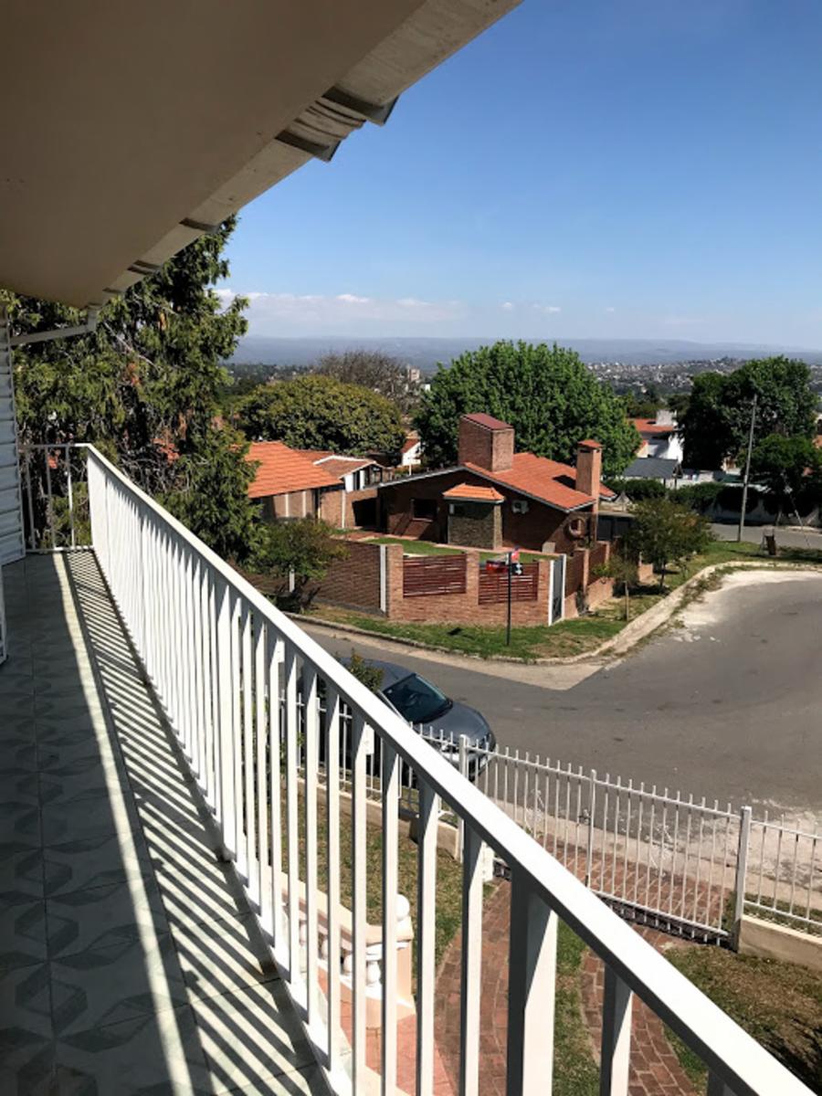 Excelente propiedad en uno de los mejores barrios de Carlos Paz