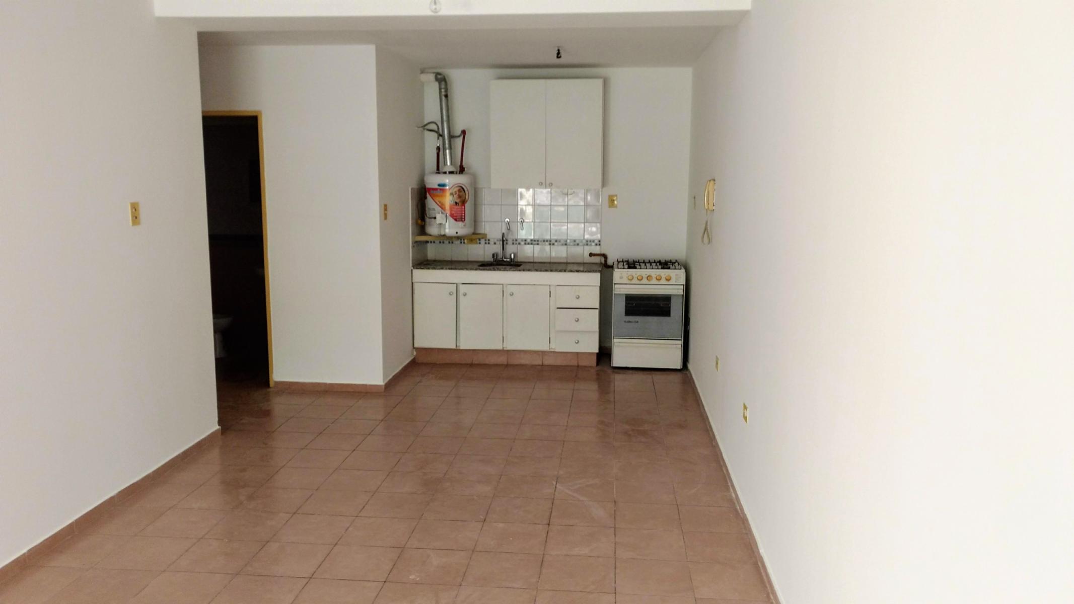 ALQUILER SAN LORENZO 3845 03 04 MONO AMBIENTE AMPLIO 30 m2