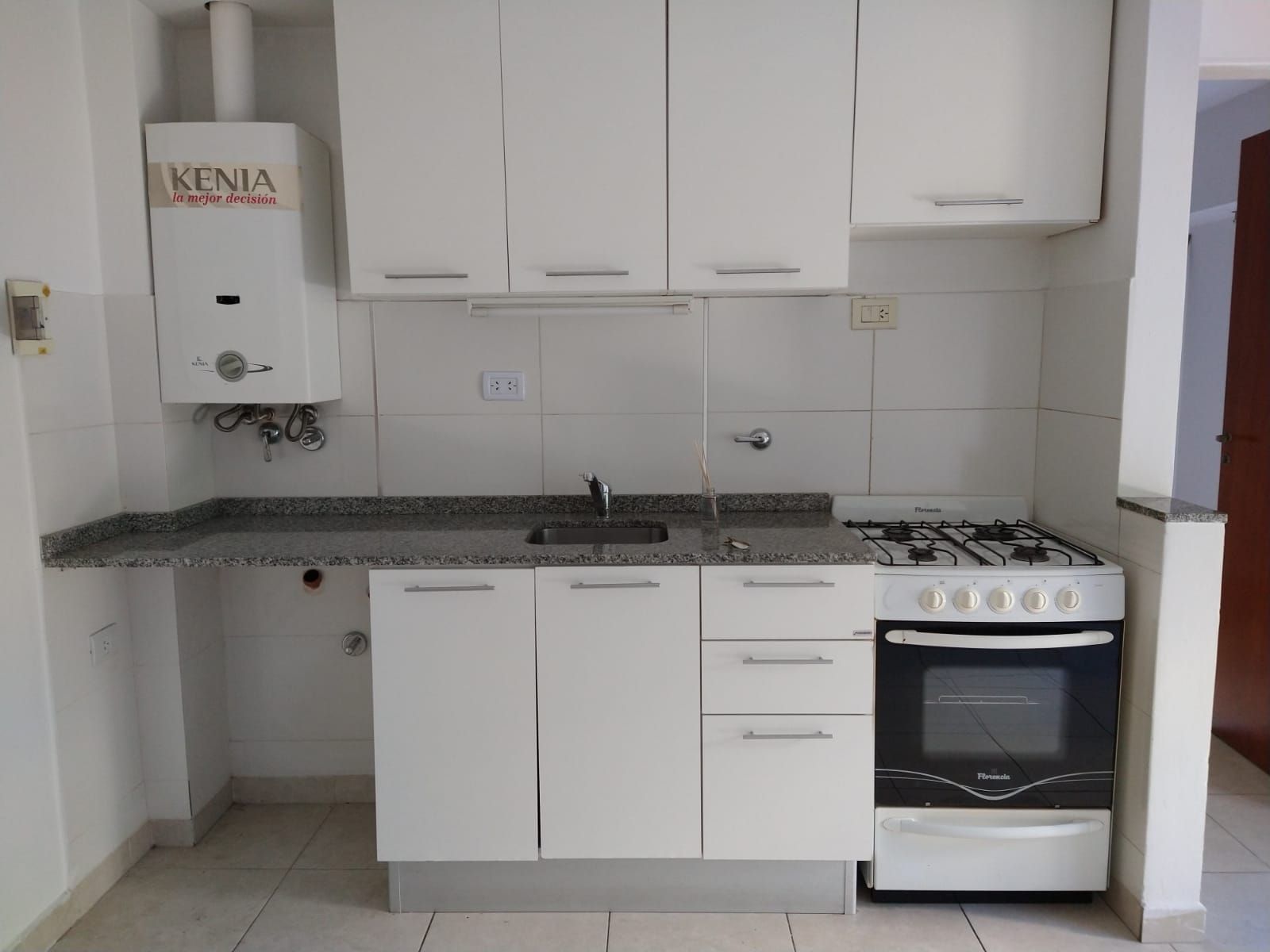 ALQUILER - SAN JUAN 1990 - Semipiso 1 dormitorio 34 m2.- POR ESCALERA