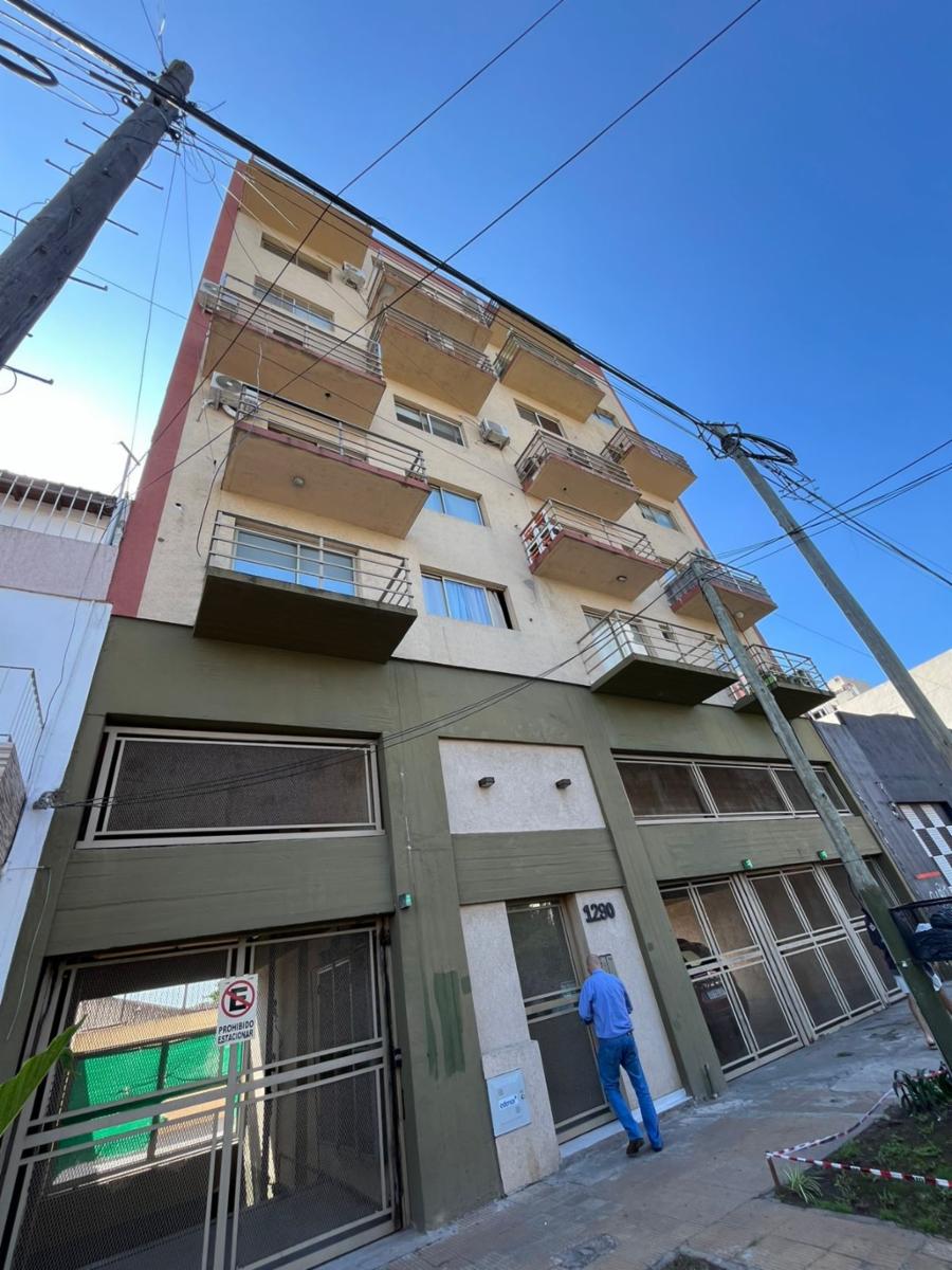 Departamento tres ambientes en alquiler