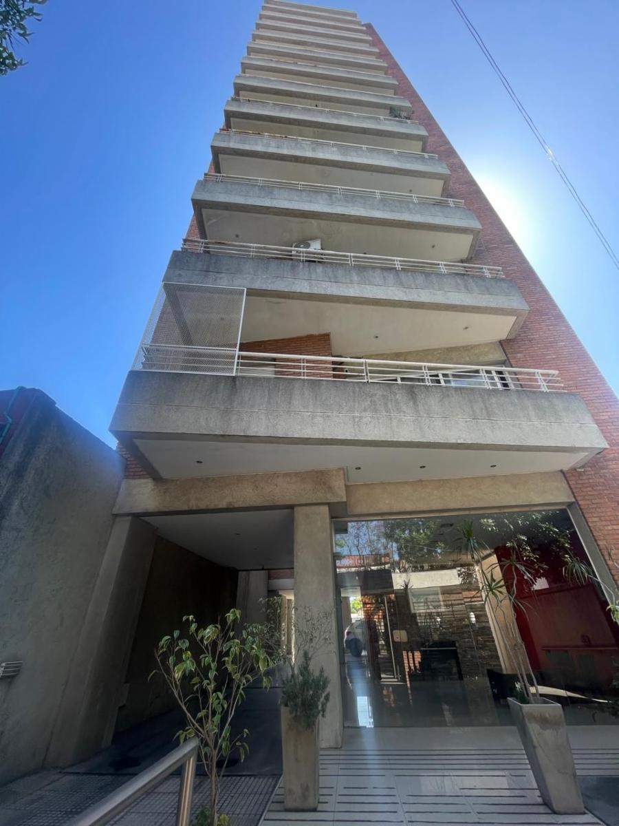 Luminoso departamento de dos ambientes en alquiler