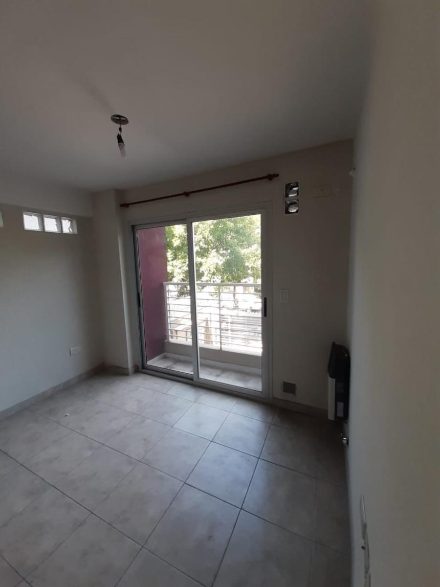 Departamento de 2 ambientes con cochera