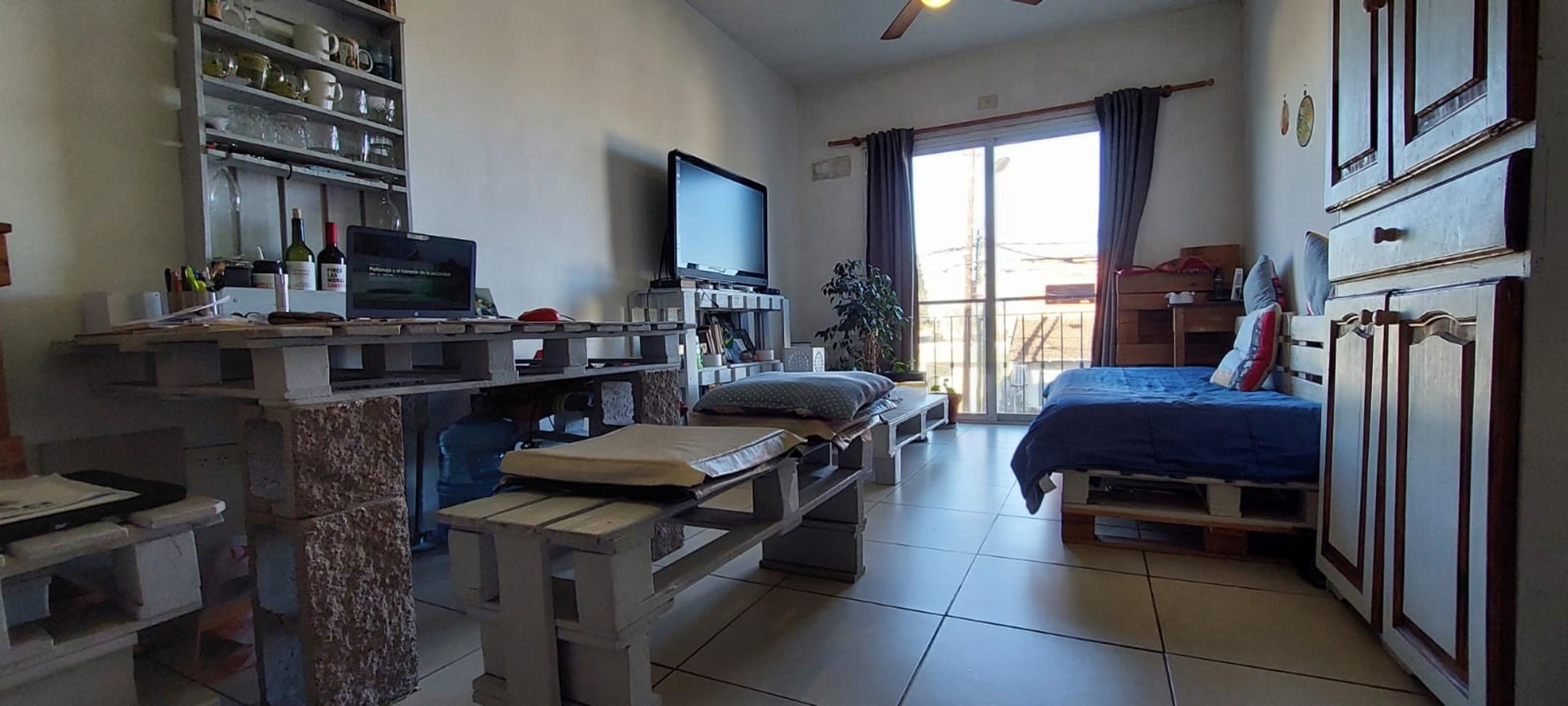 Dos ambientes en venta moron