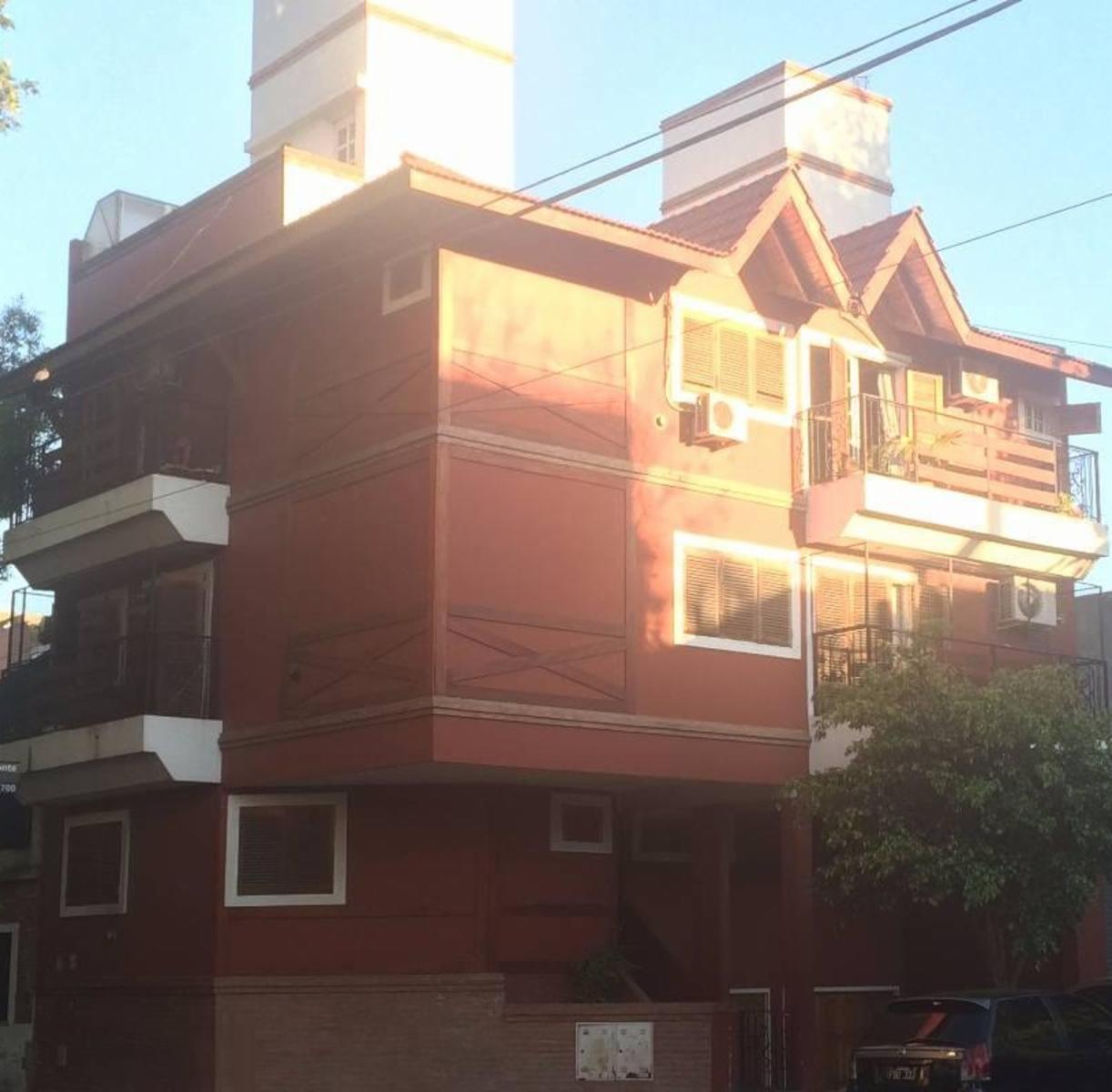 SE VENDE EXCELENTE PH 4 AMB.CON COCHERA, TERRAZA, BALCON, 3 BAÑOS