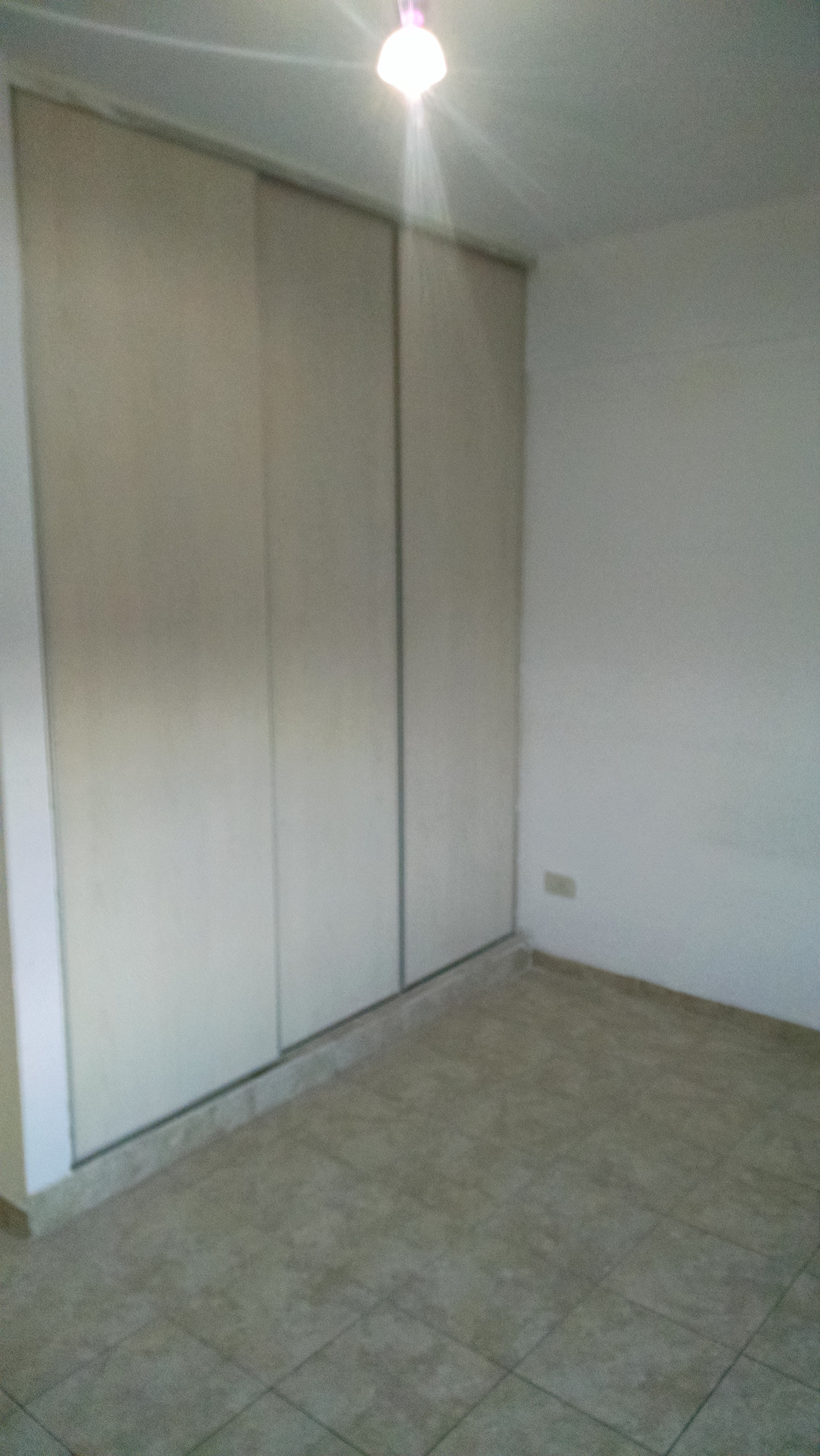 Departamento 2 amb. amplios, con terraza propia