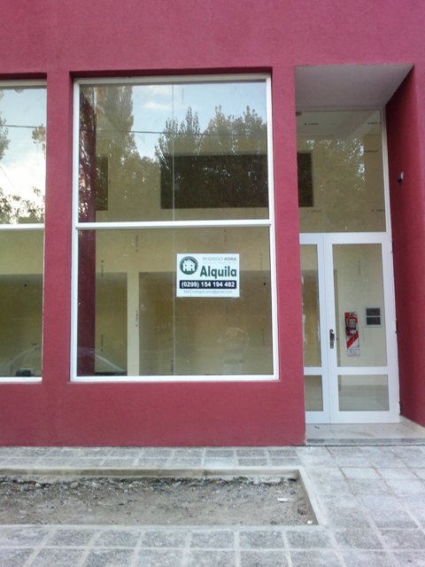 ALQUILO LOCAL EN B°12 DE SEPTIEMBRE