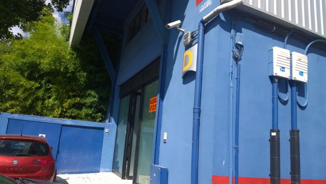 INCREIBLE NAVE-LOCAL EN IGARA ANTIGUO