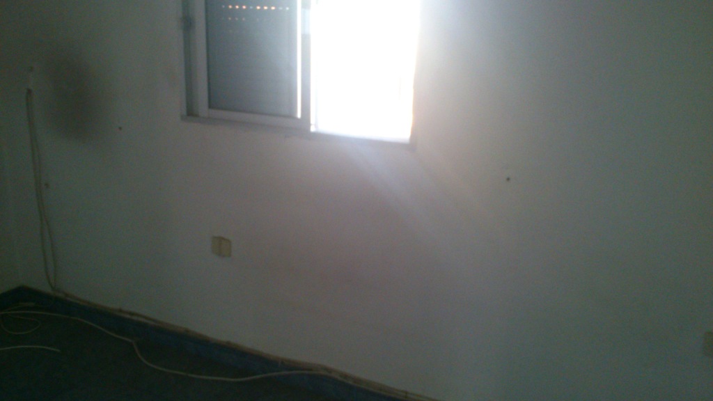 Casa terrera en somosierra. Casa en esquina junto al colegio