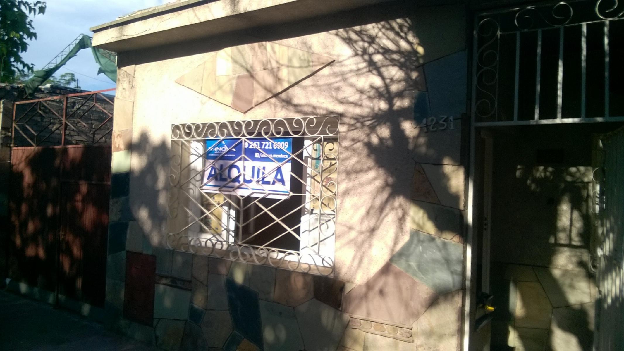 ALQUILO CASA EN LAS HERAS A $6.000