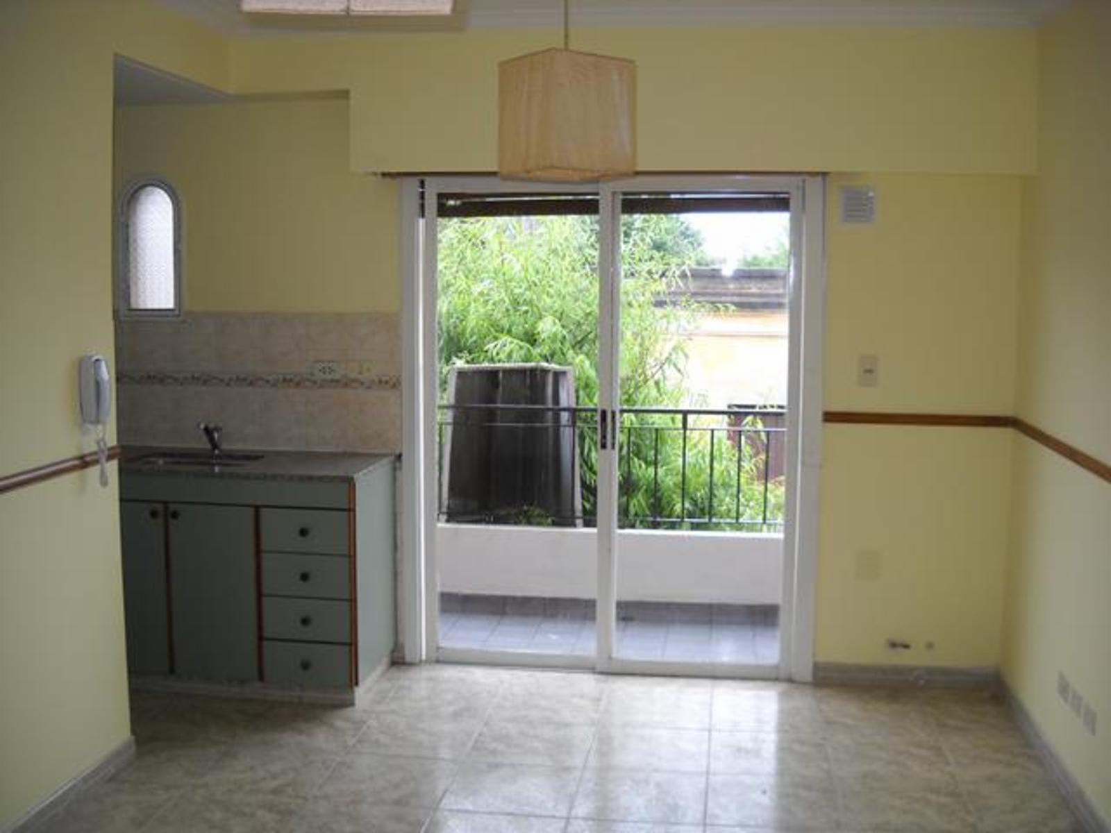 DTO 3 AMBIENTES AL FRENTE (CORONEL THORNE 1098) C,MADERO