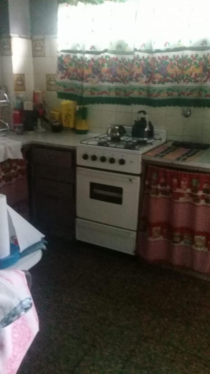 4 AMBIENTES CON BALCON