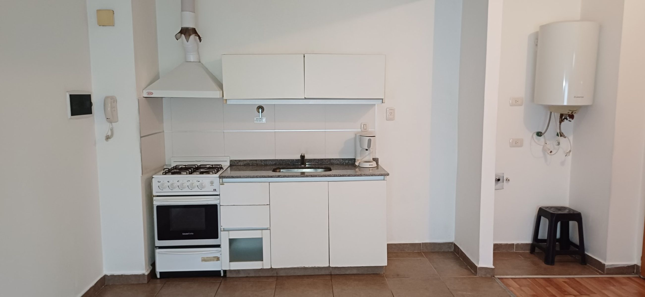 Muy buen departamento monoambiente contrafrante