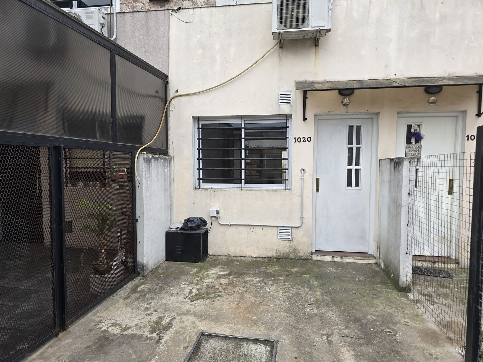 VENTA DE DUPLEX 3 AMBIENTES A LA CALLE CON COCHERA - INDEPENDIENTE - SIN EXPENSAS - LUIS GUILLÓN
