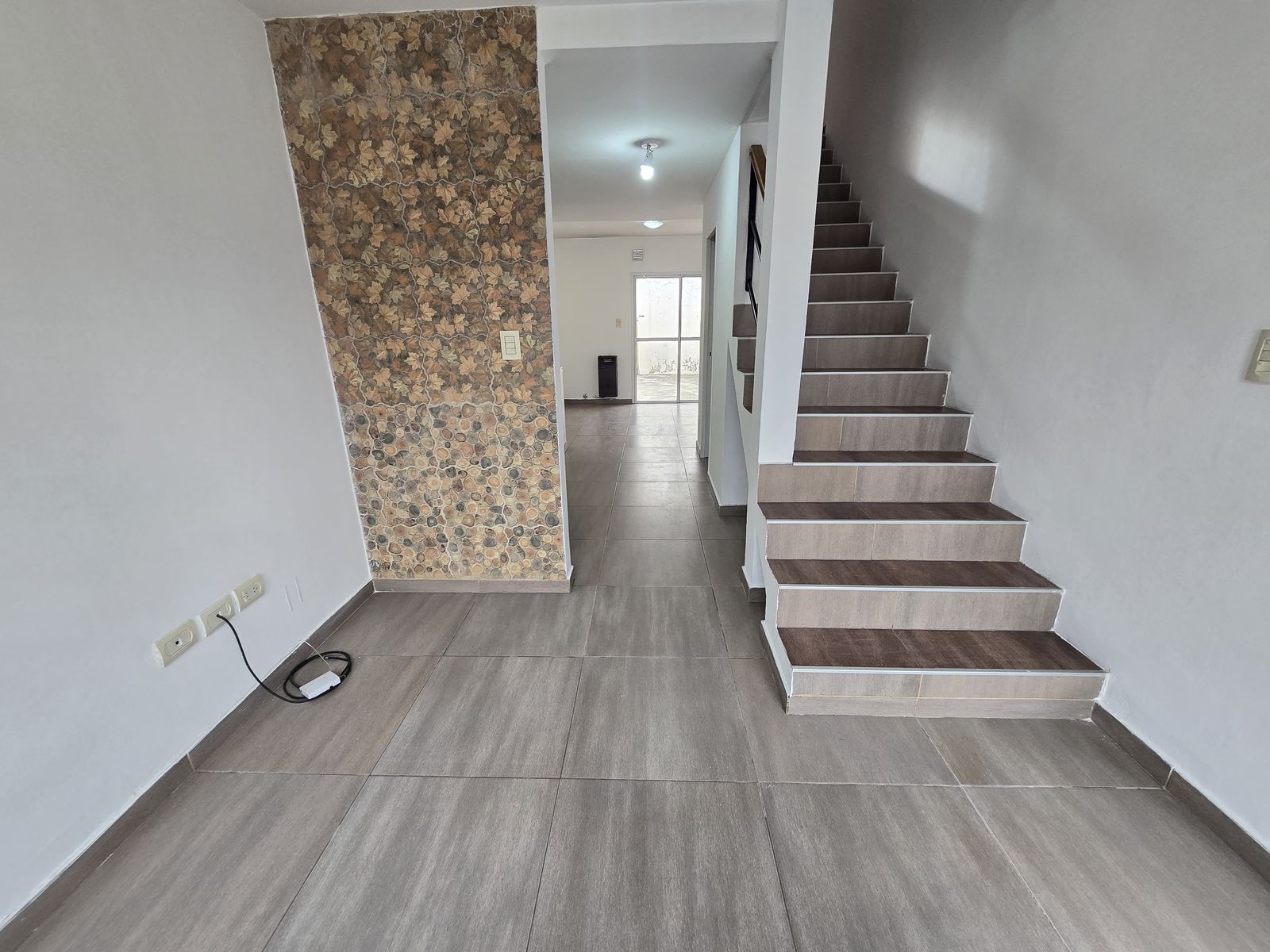 VENTA DE DUPLEX 3 AMBIENTES - SIN EXPENSAS - APTO A CRÉDITO - LUIS GUILLÓN