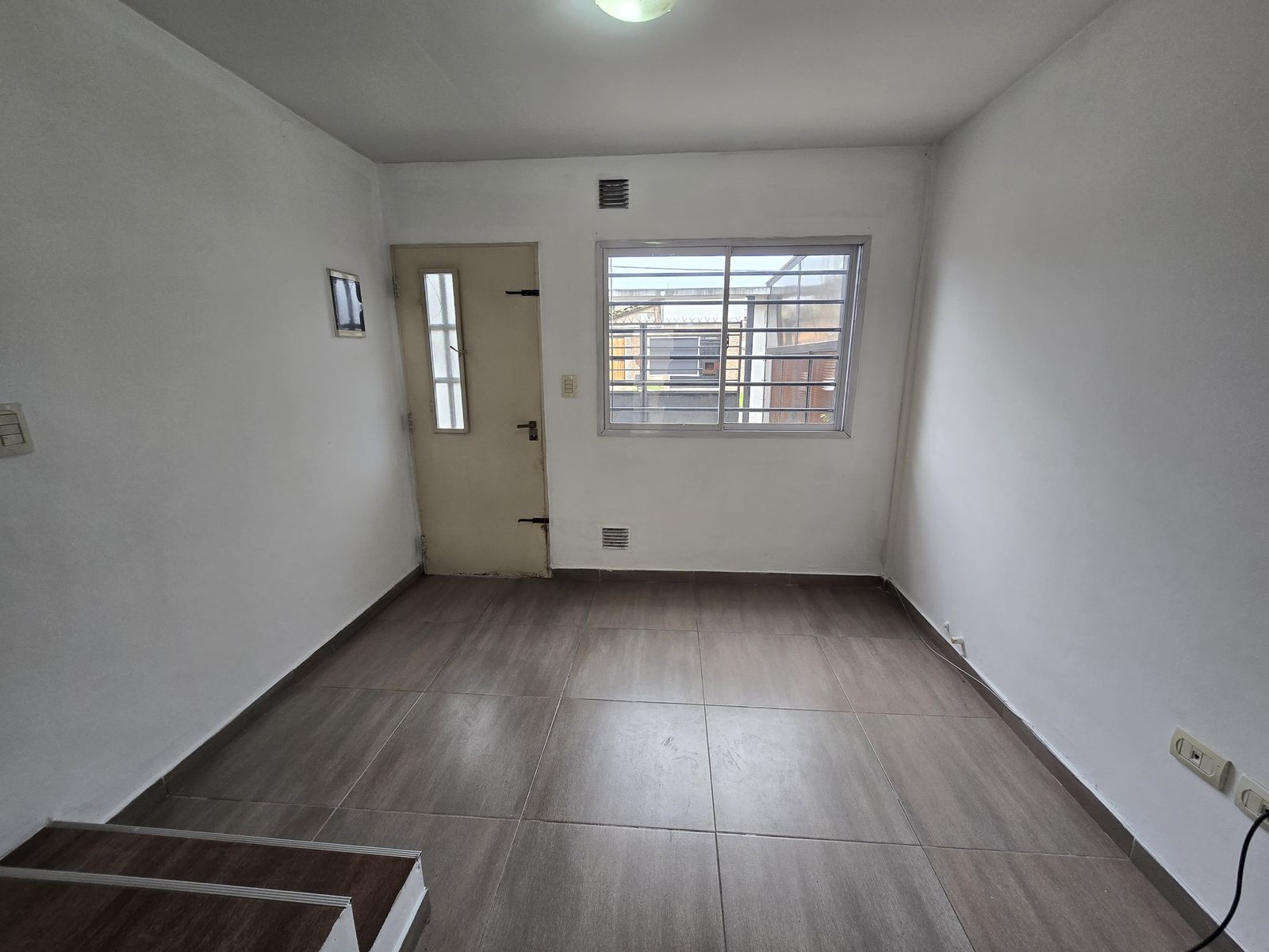 VENTA DE DUPLEX 3 AMBIENTES - SIN EXPENSAS - APTO A CRÉDITO - LUIS GUILLÓN