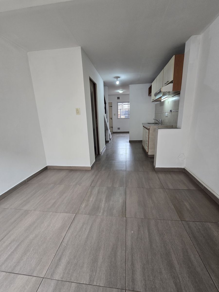 VENTA DE DUPLEX 3 AMBIENTES - SIN EXPENSAS - APTO A CRÉDITO - LUIS GUILLÓN